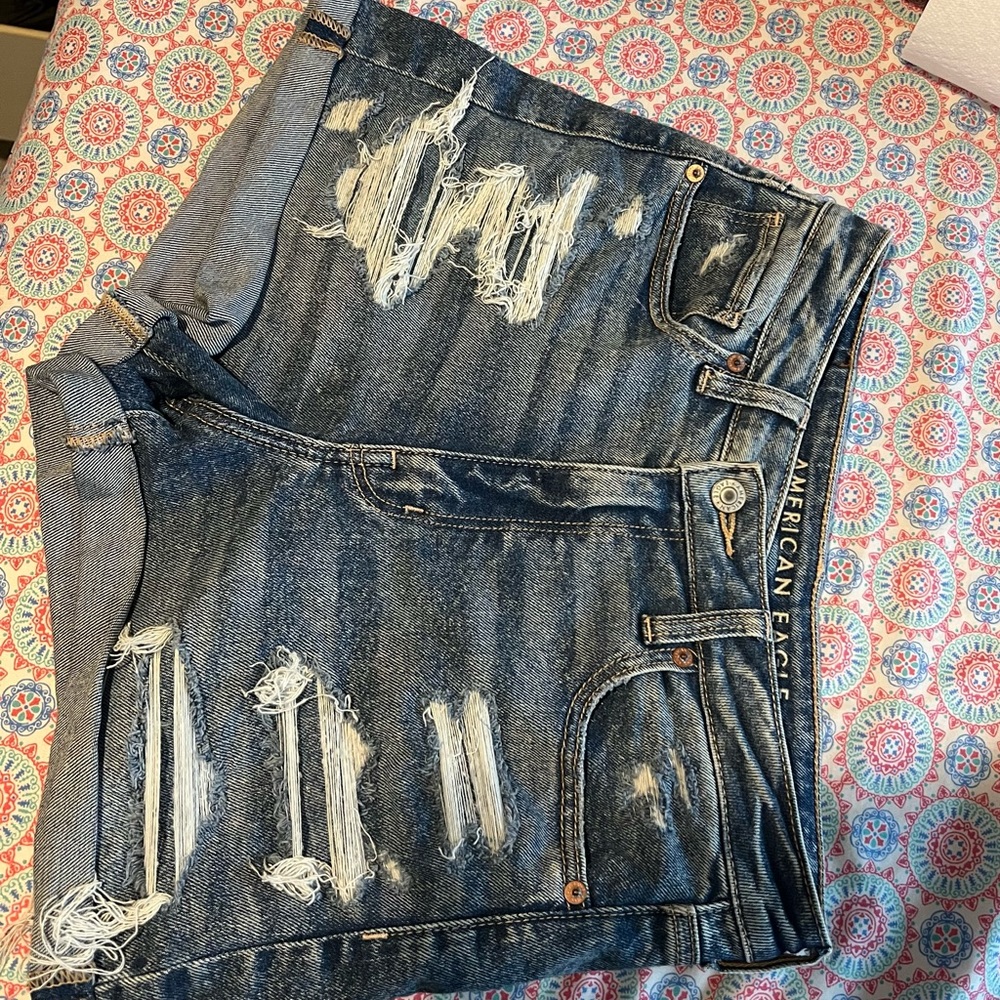 American Eagle High-rise Mom shorts